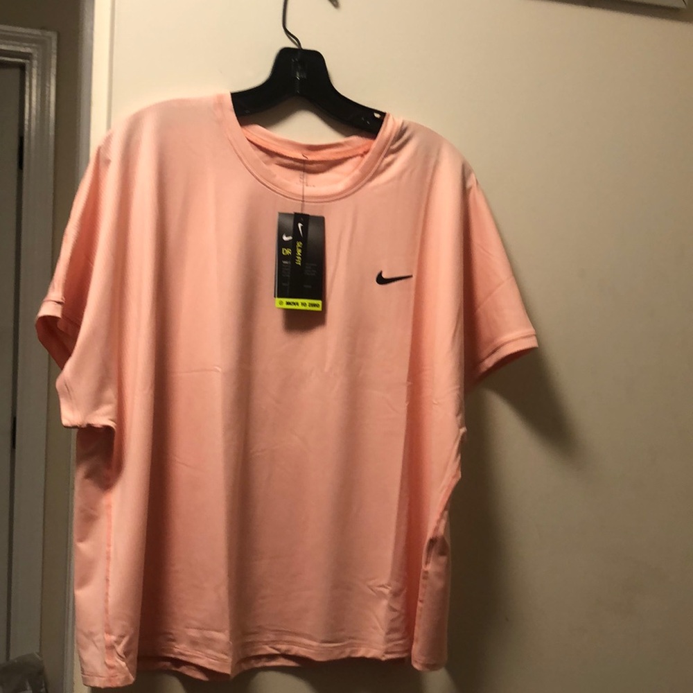 Nike Dri- Fit/ Slim Fit Short Sleeve Athletic Top 1 X😊